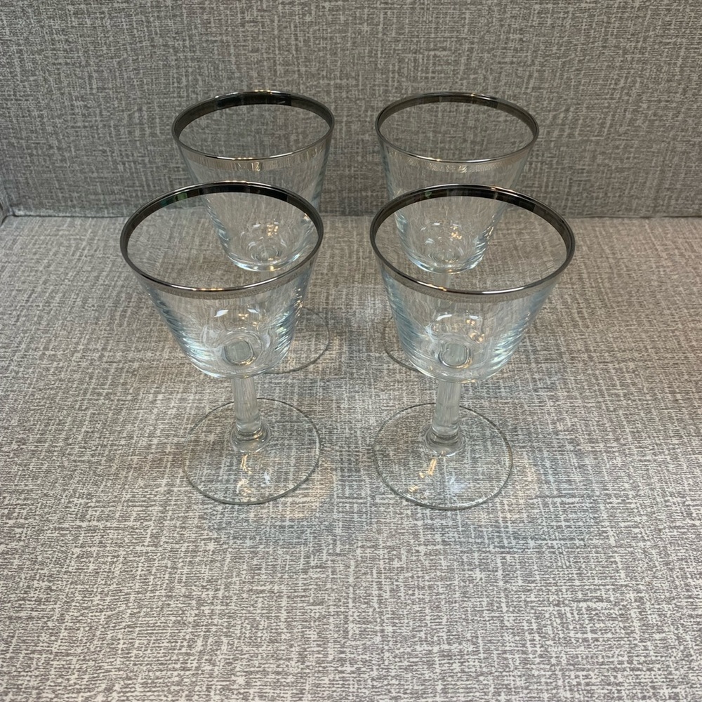 Vintage Dorothy Thorpe Style Champagne Wine Glasses Set of 4